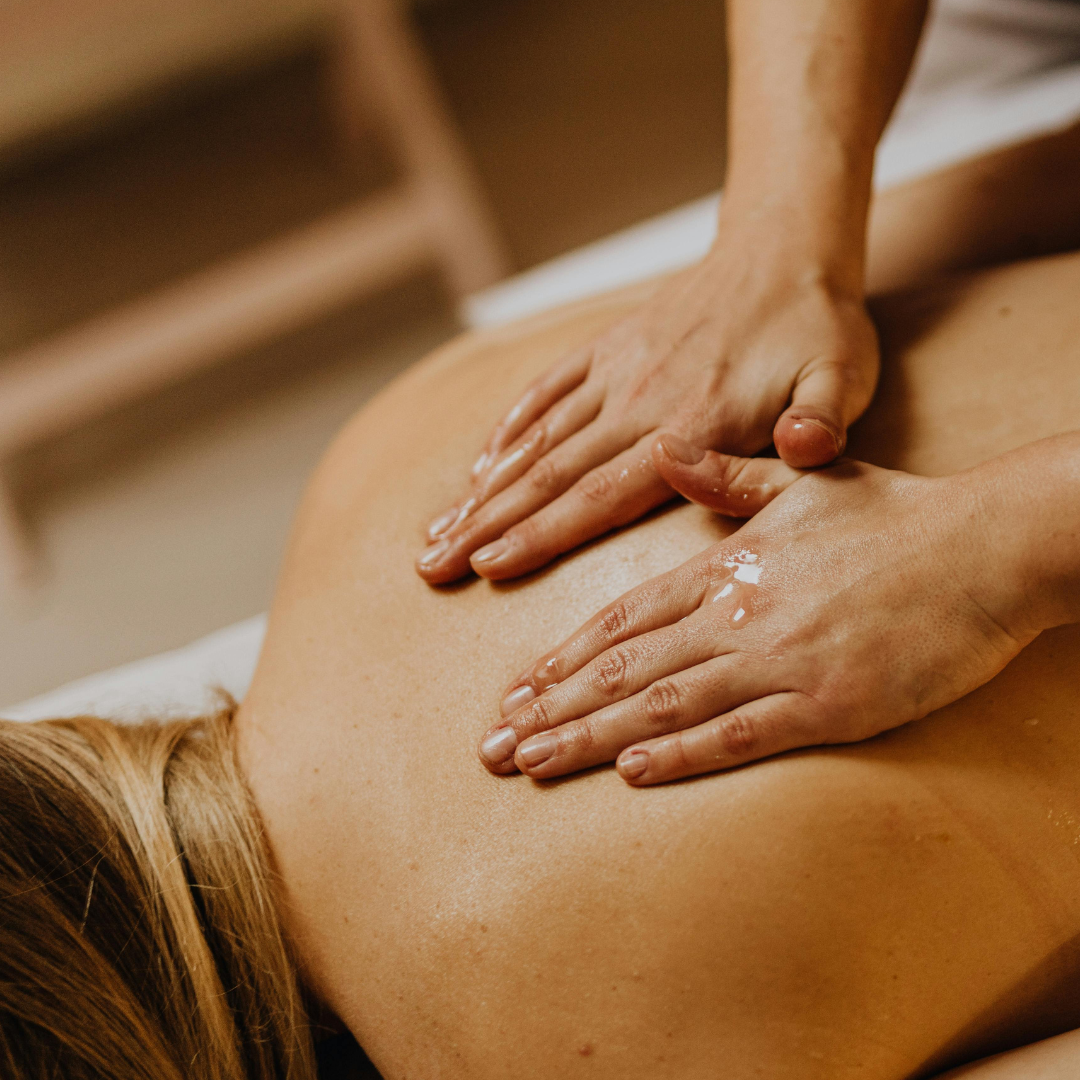 Relaxing massage, Studio Lunéa
